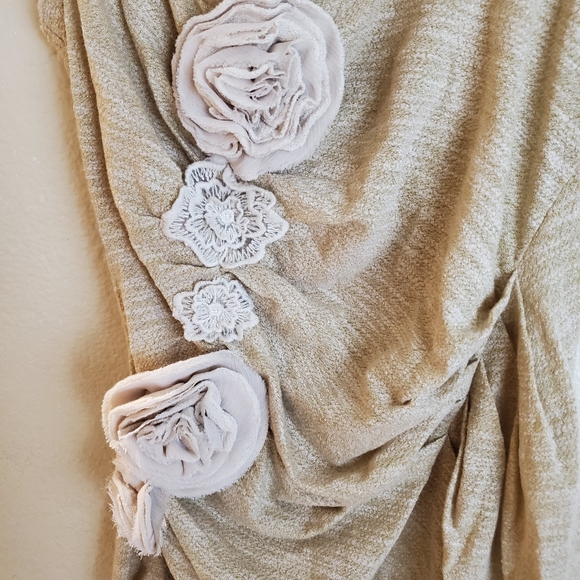 C Keer Gold Shimmer Sleeveless Floral Boho Top - Picture 5 of 7